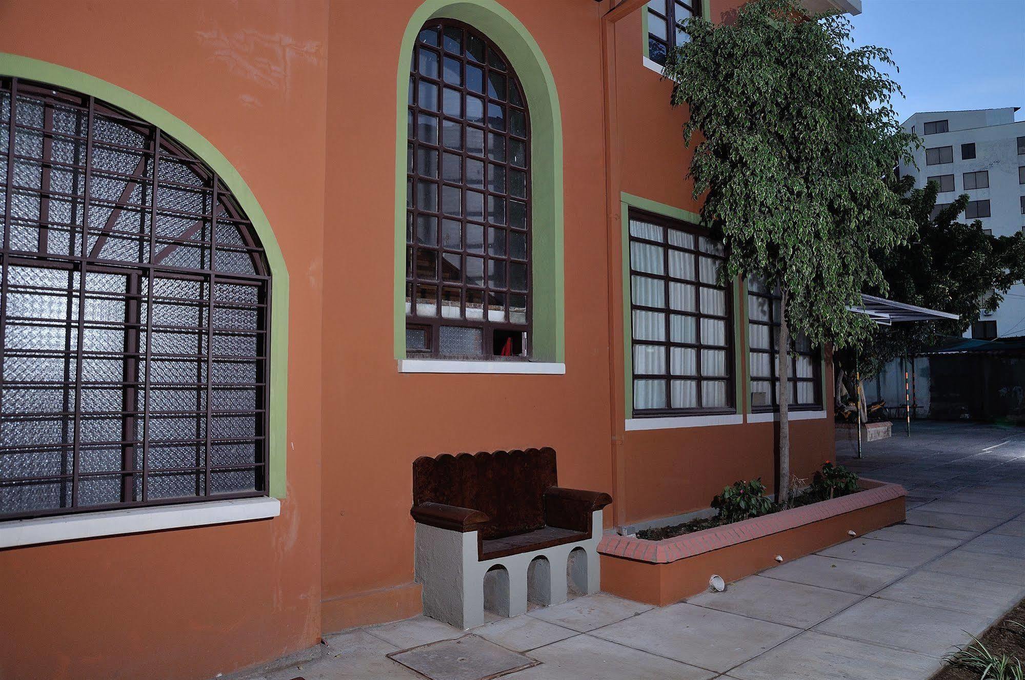 Apart Hotel Violettas Cochabamba Exterior foto